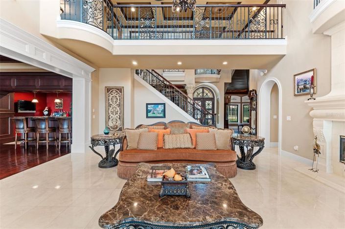 Image No.15-6 Bed Property for sale