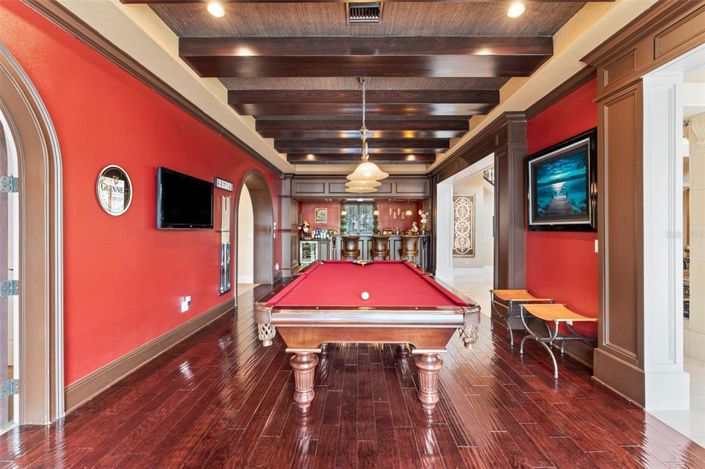 Image No.16-6 Bed Property for sale