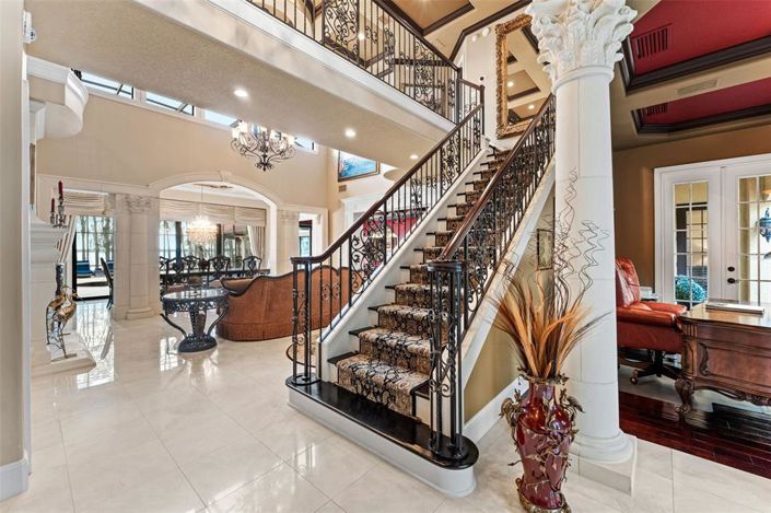 Image No.19-6 Bed Property for sale