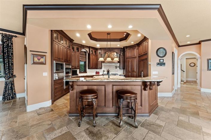 Image No.23-6 Bed Property for sale