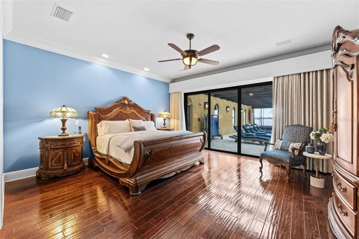 Image No.29-6 Bed Property for sale