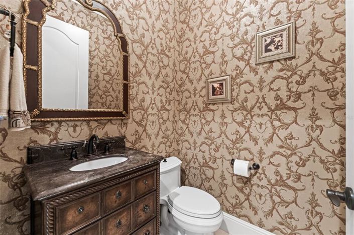 Image No.36-6 Bed Property for sale