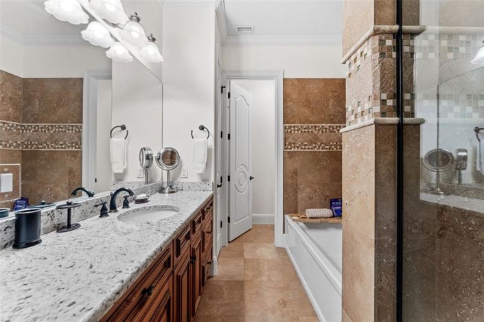 Image No.39-6 Bed Property for sale