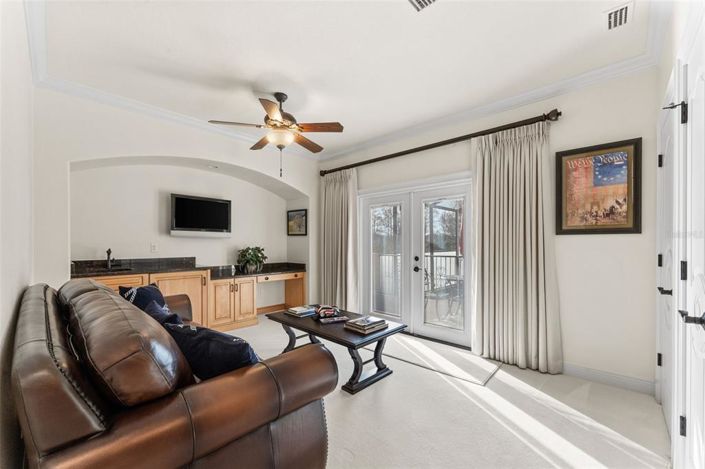 Image No.44-6 Bed Property for sale