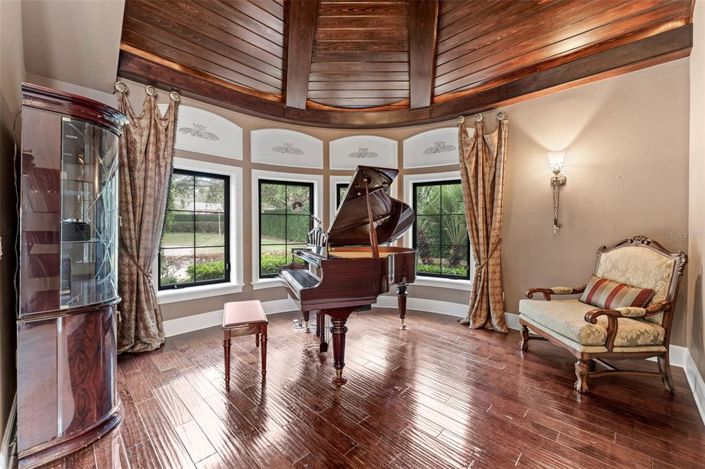 Image No.7-6 Bed Property for sale