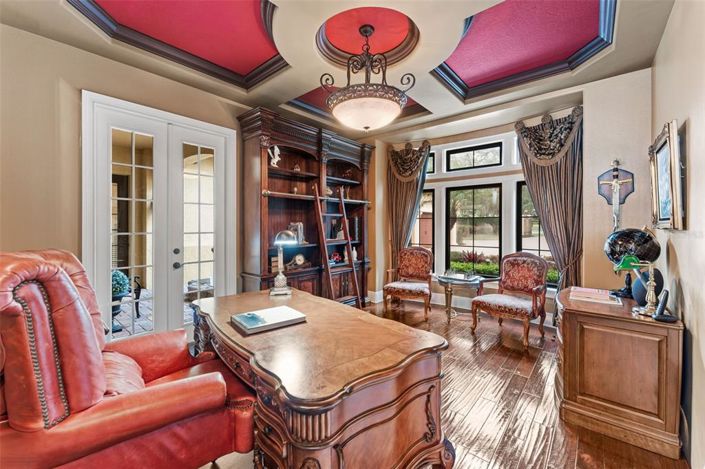 Image No.8-6 Bed Property for sale