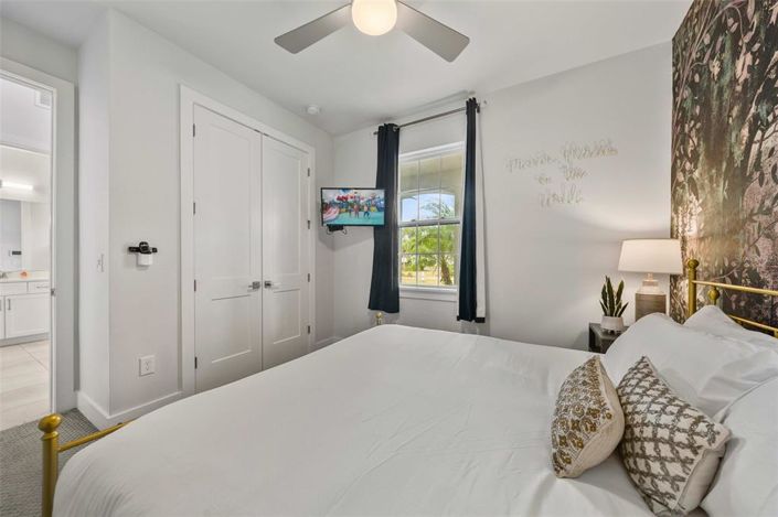 Image No.11-6 Bed Property for sale