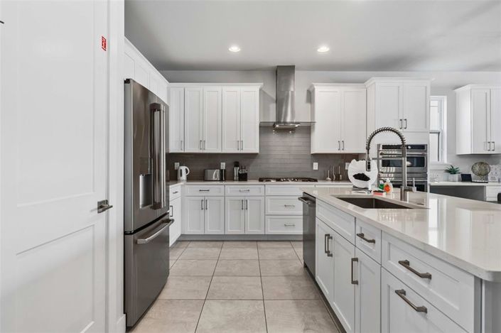 Image No.14-6 Bed Property for sale