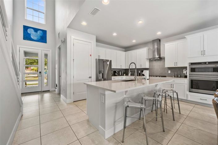 Image No.15-6 Bed Property for sale