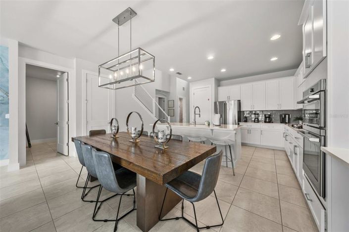 Image No.17-6 Bed Property for sale