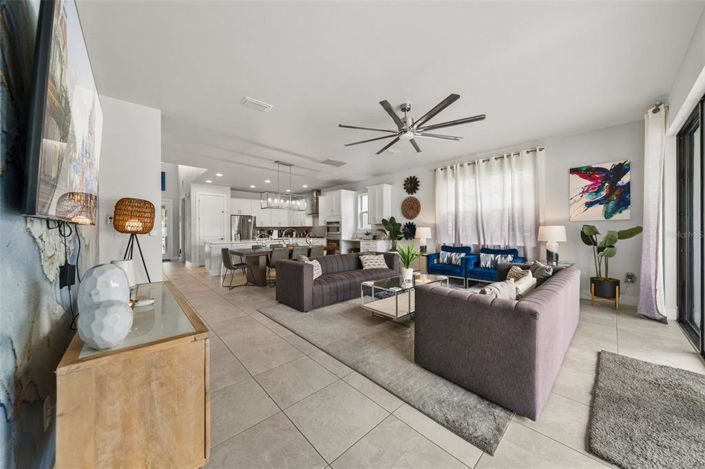 Image No.21-6 Bed Property for sale