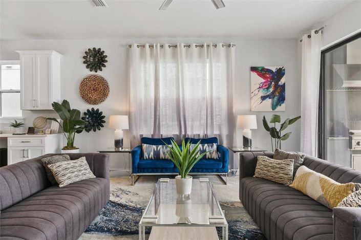 Image No.23-6 Bed Property for sale