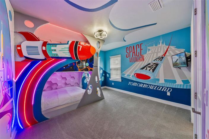 Image No.50-6 Bed Property for sale