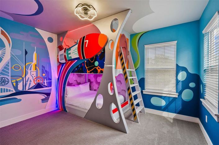 Image No.51-6 Bed Property for sale