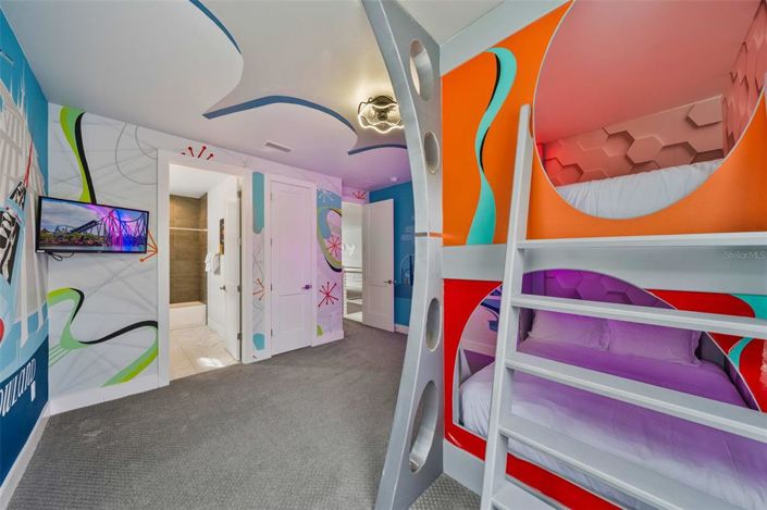 Image No.53-6 Bed Property for sale