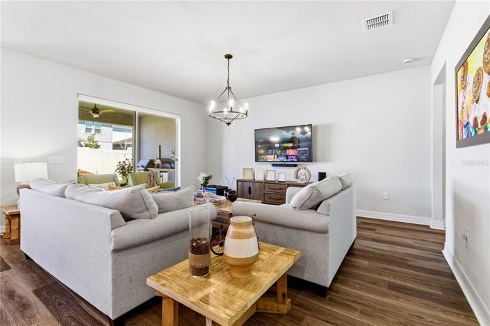 Image No.11-5 Bed Property for sale