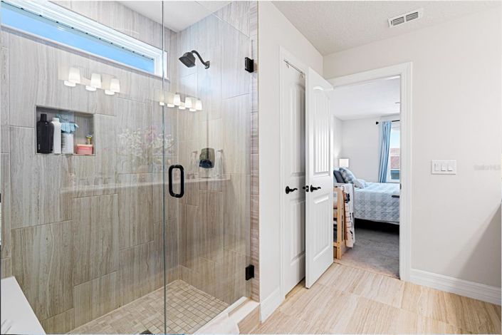 Image No.38-5 Bed Property for sale