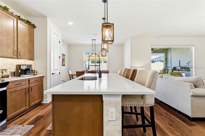 Image No.6-5 Bed Property for sale