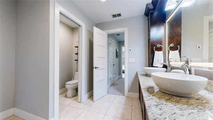 Image No.17-5 Bed Property for sale