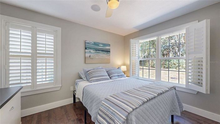 Image No.28-5 Bed Property for sale