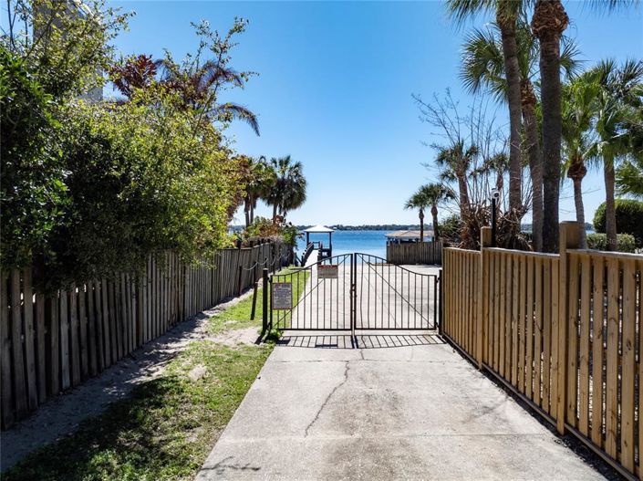 Image No.37-5 Bed Property for sale