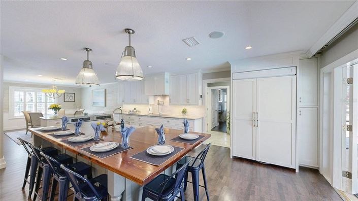 Image No.45-5 Bed Property for sale