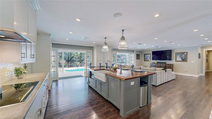 Image No.51-5 Bed Property for sale