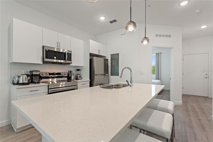 Image No.14-6 Bed Townhouse for sale