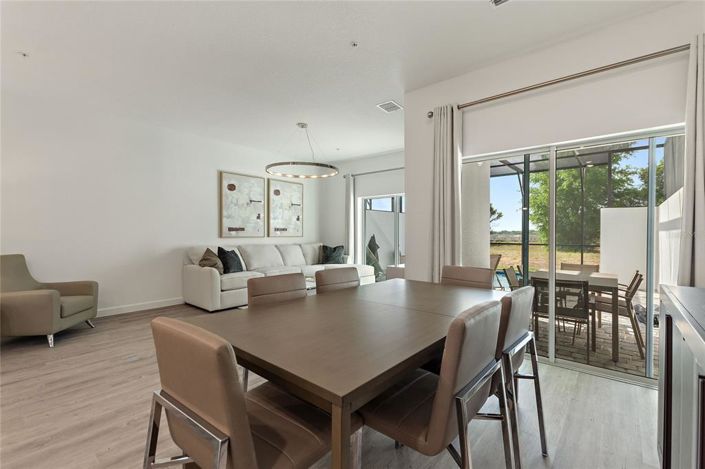 Image No.19-6 Bed Townhouse for sale