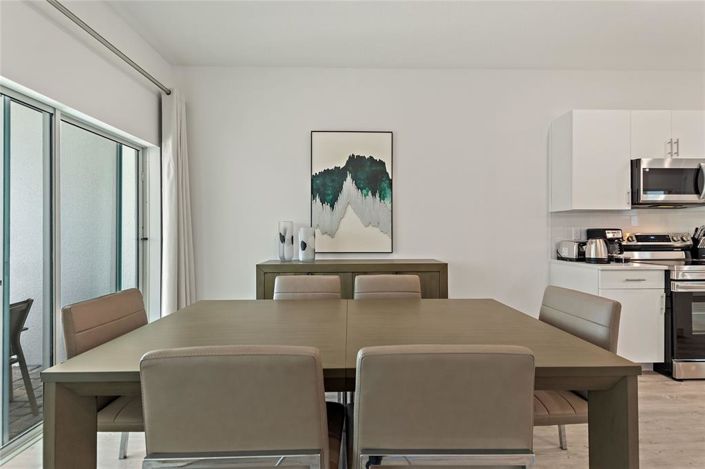 Image No.20-6 Bed Townhouse for sale