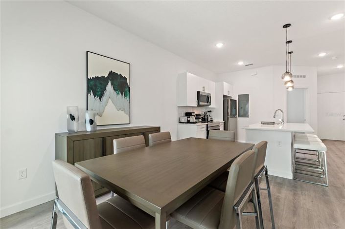 Image No.21-6 Bed Townhouse for sale