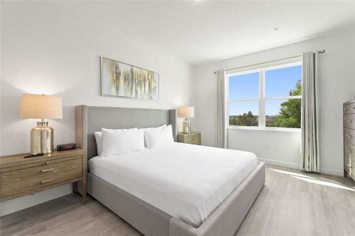 Image No.26-6 Bed Townhouse for sale