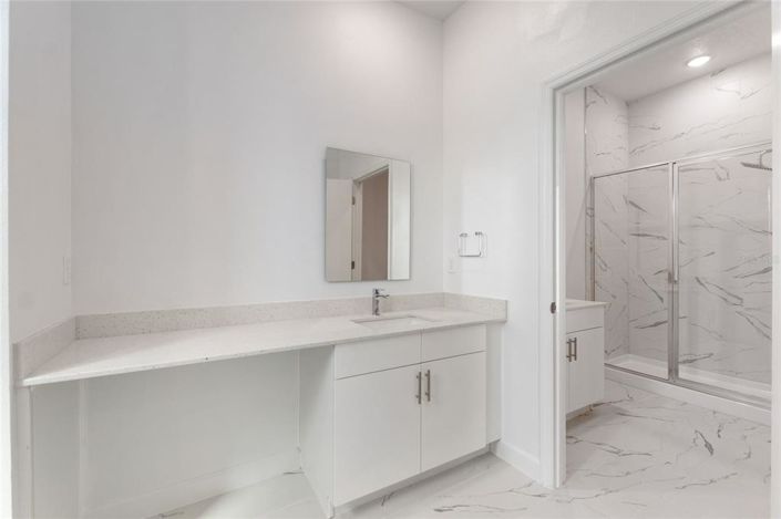 Image No.41-6 Bed Townhouse for sale