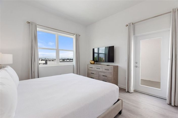 Image No.44-6 Bed Townhouse for sale