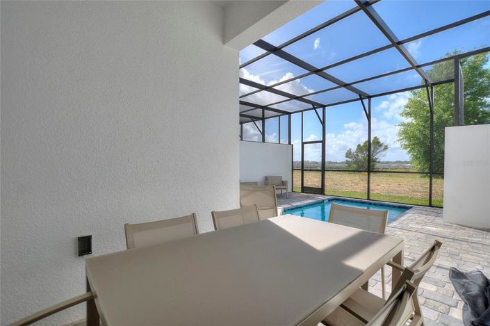 Image No.7-6 Bed Townhouse for sale