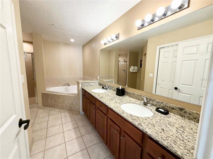 Image No.12-3 Bed Property for sale