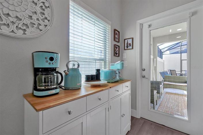 Image No.17-5 Bed Townhouse for sale