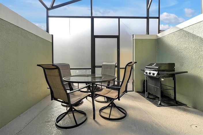 Image No.24-5 Bed Townhouse for sale