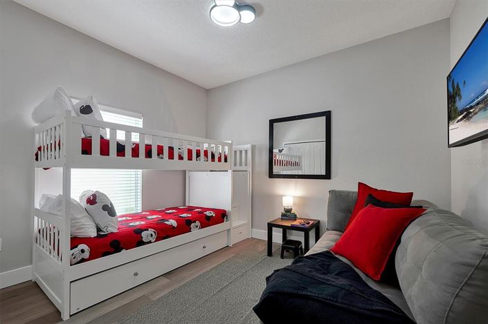 Image No.29-5 Bed Townhouse for sale