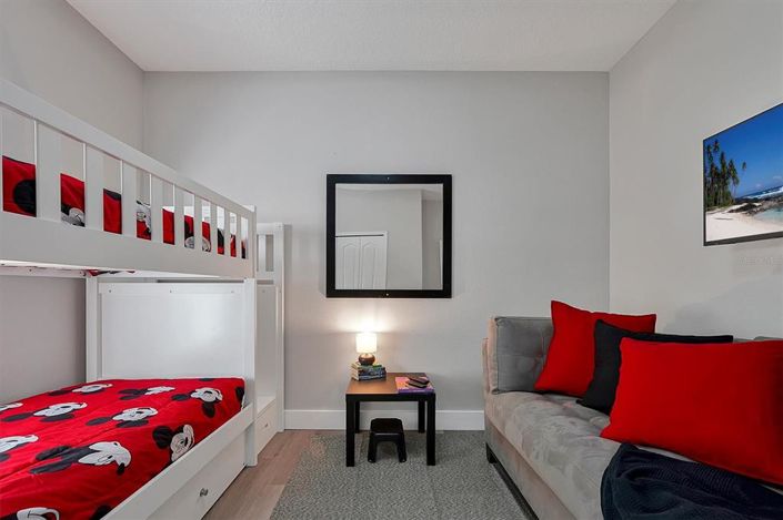 Image No.30-5 Bed Townhouse for sale