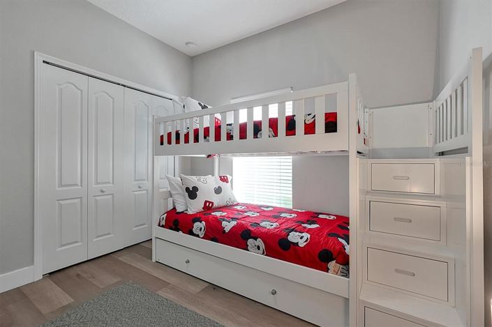 Image No.31-5 Bed Townhouse for sale