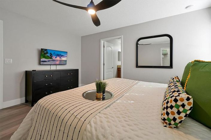 Image No.44-5 Bed Townhouse for sale