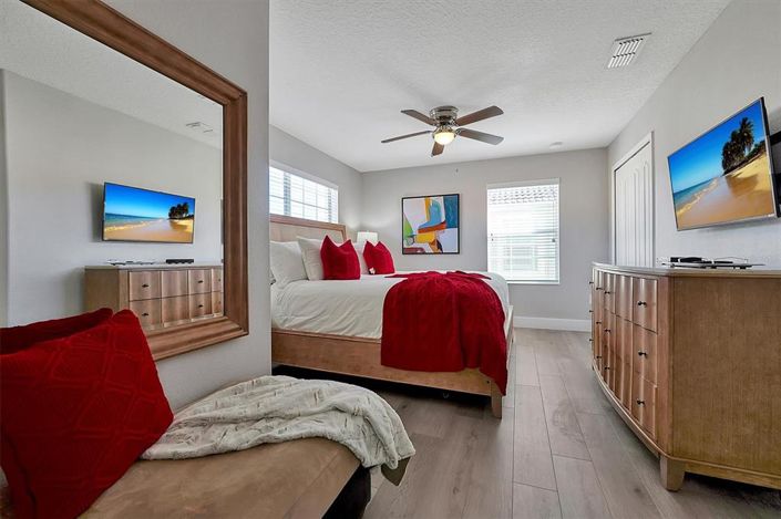 Image No.54-5 Bed Townhouse for sale