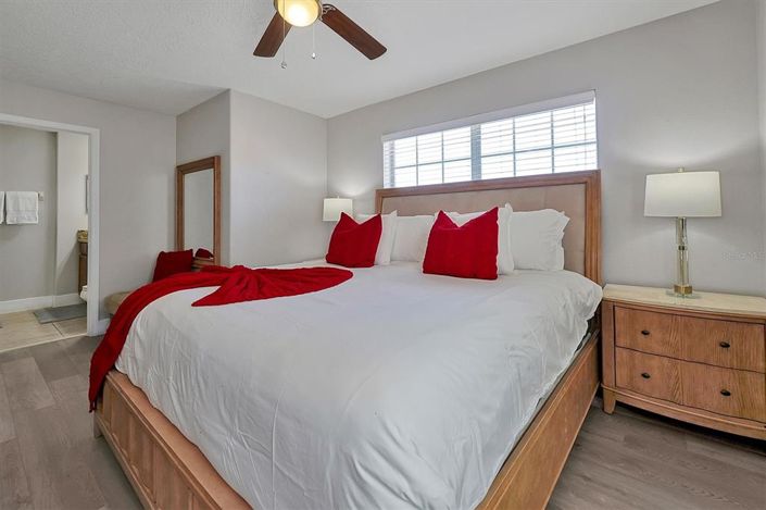 Image No.56-5 Bed Townhouse for sale