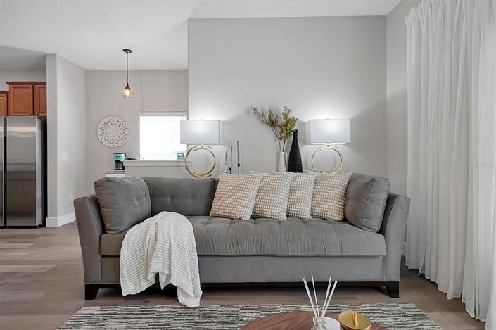 Image No.8-5 Bed Townhouse for sale