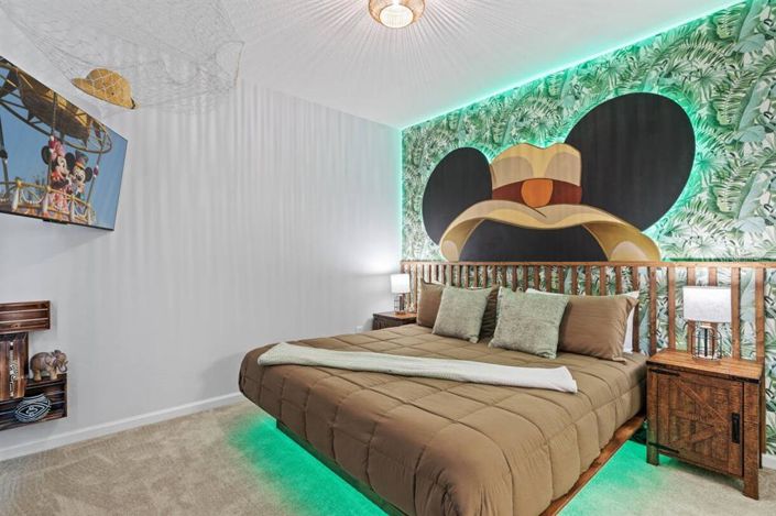 Image No.22-8 Bed Property for sale