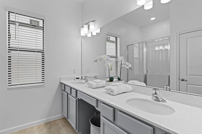 Image No.31-8 Bed Property for sale