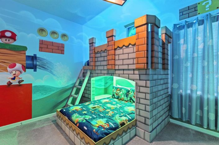 Image No.5-8 Bed Property for sale