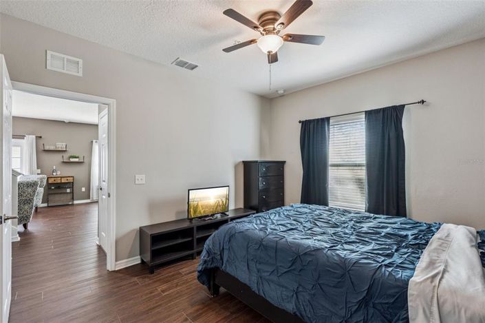 Image No.15-4 Bed Townhouse for sale