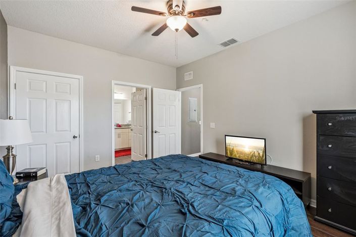 Image No.16-4 Bed Townhouse for sale